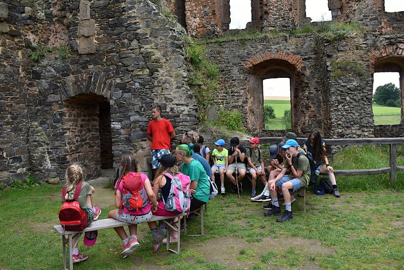 Hrad Krakovec je v létě v obležení turistů. Návštěvnost je srovnatelná s tou loňskou, kdy byla rekordní.