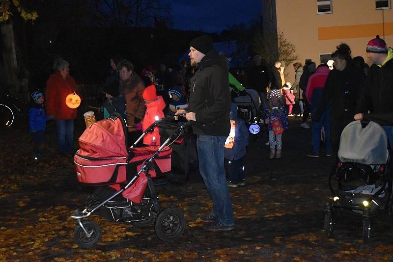 Lampionový průvod v Lubné.