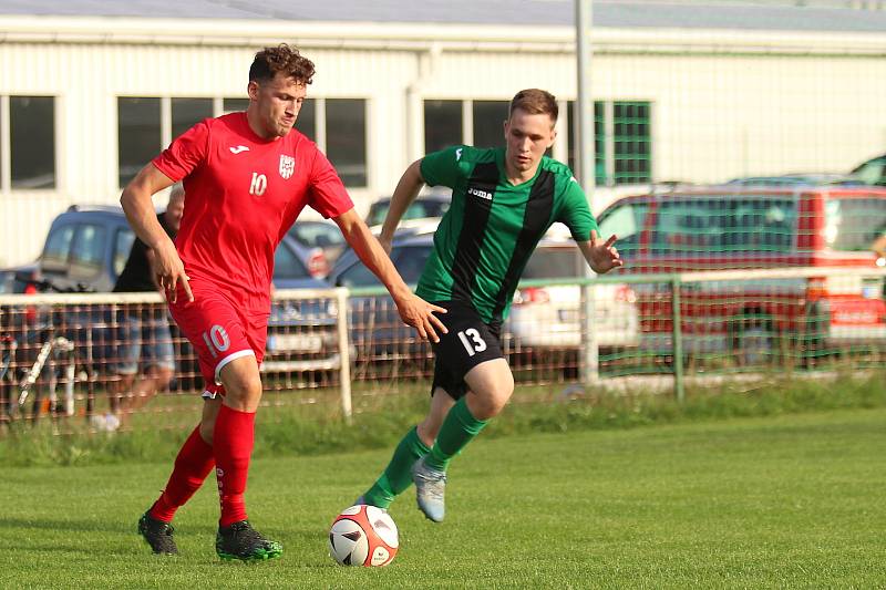 I. B třída: Lubná (v černozeleném) potvrdila dobrou formu, Vinařice porazila 4:1.