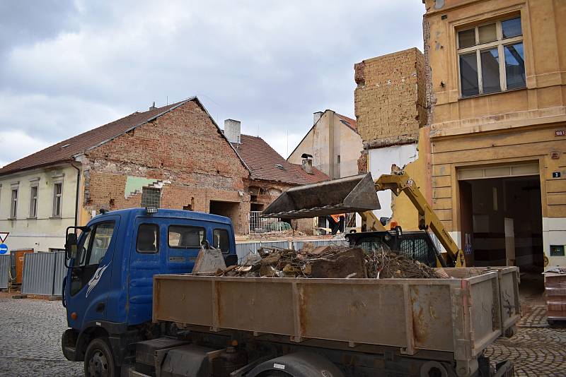 Bourací práce na stavbě Víceúčelového studijního a společenského centra v Rakovníku.