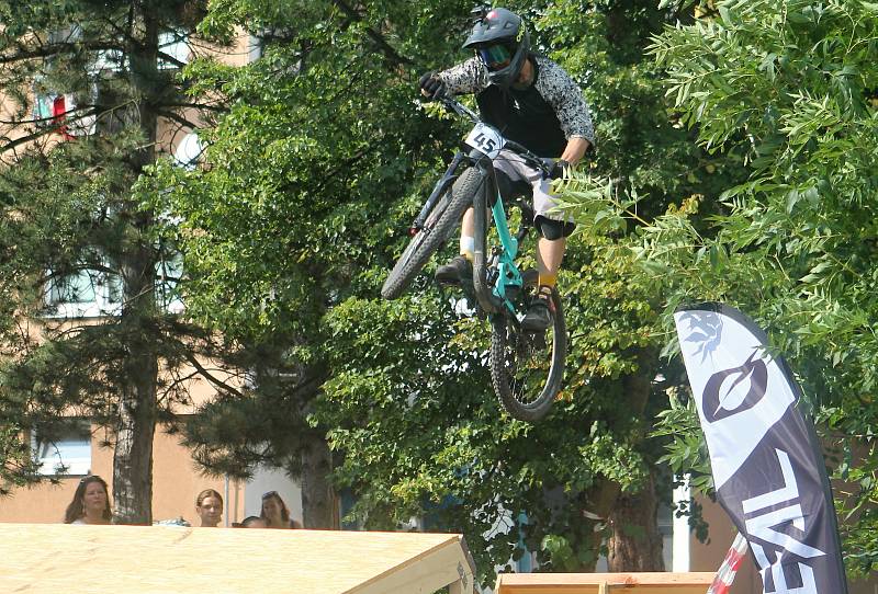 Druhé kolo závodu Downtown v rámci Rakovnického cyklování.