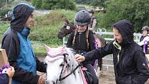 Národních soutěží Working Equitation ve Rtyni nad Bílinou se zúčastnili i koně a jezdci hředelského Jezdeckého klubu Spongilit.