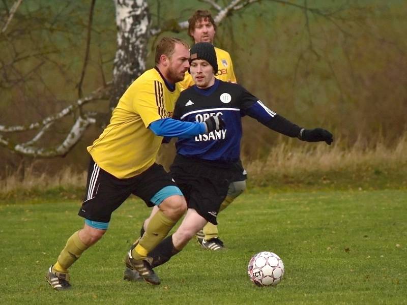 Lišany (v tmavém) porazily v dohrávce OP Městečko, ale až na penalty. 