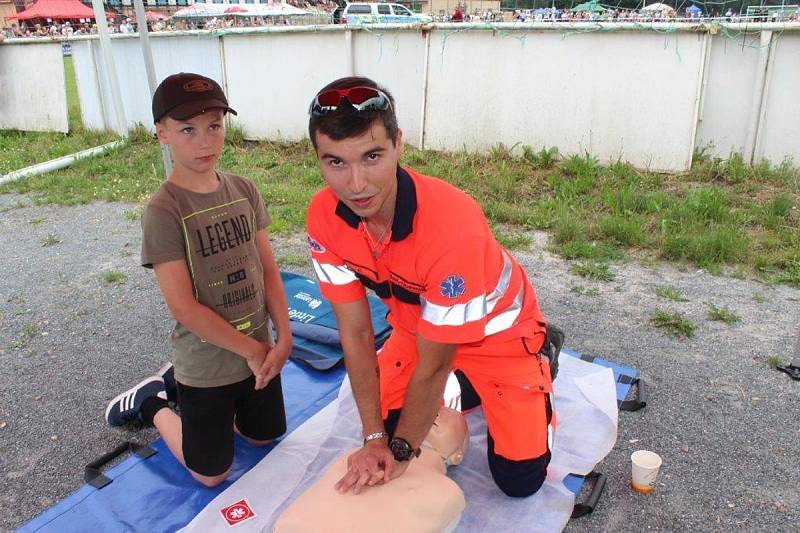 Den s policií na stadionu v Rokycanech