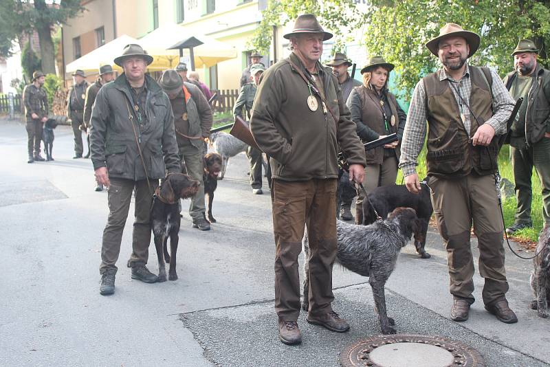 Osmnáct chovatelů soutěží dva dny především v honitbách na Rokycansku