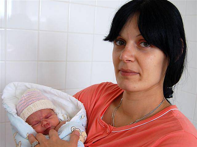 Klaudie GASIOROWSKÁ z Rokycan se narodila 3. září v 6 hodin a 59 minut. Maminka Joanna a tatínek Marcin věděli dopředu, že jejich první dítě bude holčička. Malá Kalaudie vážila při narození 2350 gramů a měřila 46 cm. 