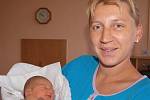 Josef VRBSKÝ z Plzně se narodil 21. července ráno, za deset minut šest. Maminka Jitka a její partner Tomáš věděli dopředu, že jejich první dítě bude chlapeček. Pepíček vážil při narození 3850 gramů, měřil 52 cm.