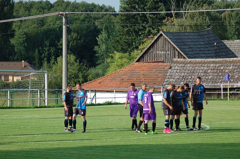 Hned první kolo krajské 1. B třídy přineslo okresní derby.