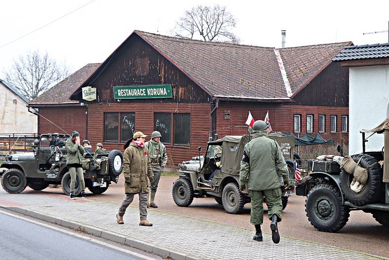 Na sever Rokycanska zamířila kolona strojů z Plzně.