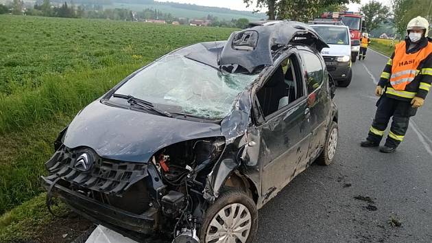 Dopravní nehoda u Příkosic.