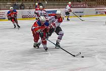 Krajská liga, 9. kolo: HC Klatovy (na snímku hokejisté v bílých dresech) - HK Rokycany 