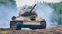 BAHNA – Den pozemního vojska v bývalém vojenském prostoru nedaleko Strašic na Rokycansku přilákal tisíce příznivců armády, IZS i vojenské historie. V ukázkách byly k vidění bojová vozidla Pandur a Iveco, samohybné houfnice či tanky T-72M4 a T-72M1.