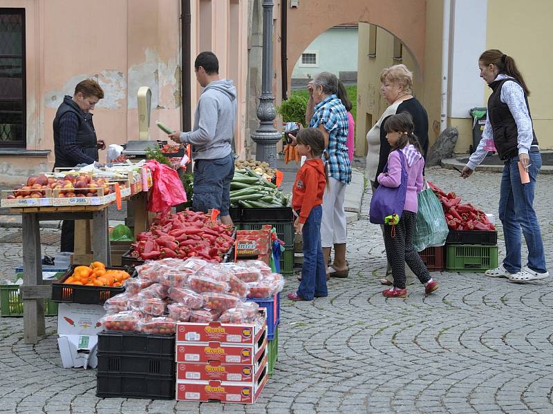 Dát trhům tu pravou farmářskou tvář se stále ještě nedaří.