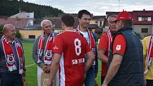Slavnostní poděkování bývalým reprezentantům TJ Sokol proběhlo v poločasové přestávce zápasu proti Stříbru.