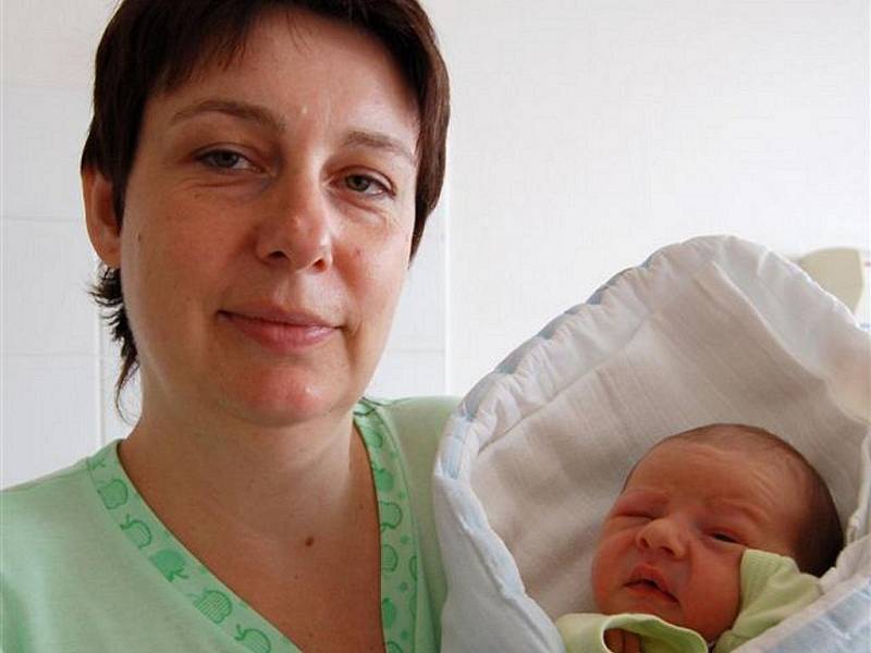 Matěj LOPATA z Milínova se narodil 20. května šestadvacet minut po půlnoci. Jeho porodní váha činila 3170 gramů, měřil 49 cm. Manželé Jana a David už mají prvorozeného syna Tomáše.