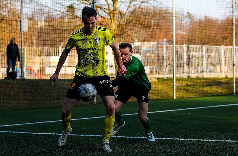 Fotbalisté divizního FC Rokycany (na archivním snímku hráči v zelených dresech) prohráli své přípravné utkání na novou sezonu. S Kladnem padli 2:4.