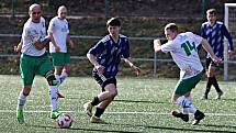 Při jarní premiéře krajské 1. B třídy musely Radnice B na umělku do Rokycan. Podlehly tu Mladoticím 1:5. Foto Jaroslav Kreisinger