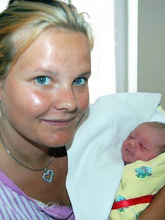 Vanesa Reitmayerová ze Svojkovic se narodila 9. září ve 13.00 hodin. Měřila 47 centimetrů, vážila 2700 gramů, doma na ní čeká čtyřletá sestřička Natálka. S maminkou Zuzanou byl u porodu i podruhé přítel Josef. Dopředu věděli, že se jim narodí děvčátko.