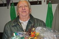 Osmdesáti let se v sobotu dožil Jan Lisý z Těškova. Muž, který stál u kolébky fotbalu v obci, byl rozladěný z prohry FC v derby s Kařezem.