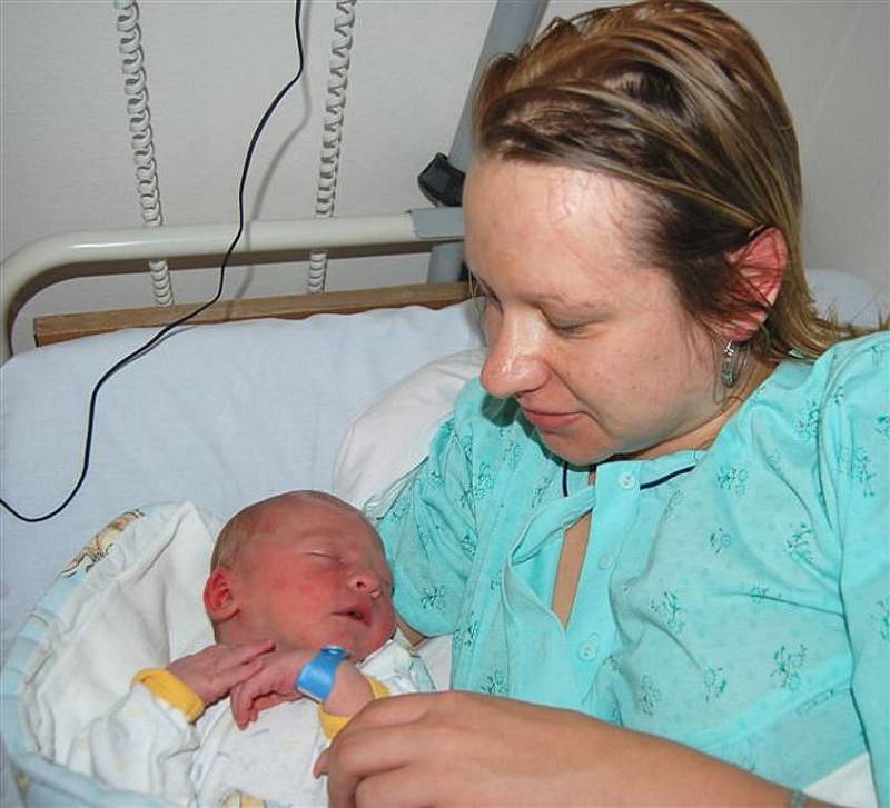 Václav MOTTL   z Blovic si na sále rokycanské porodnice poprvé zakřičel 12. října. Narodil se ve 12 hodin a 25 minut. Jeho porodní váha byla rovných 3600 gramů, měřil 50 centimetrů. 