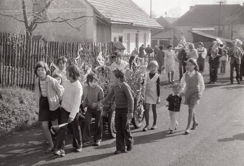 Historické fotografie z obce Vejvanov najdete na speciální stránce projektu Jak jsme žili v Rokycanském deníku v pátek 14. června.