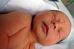 Filip František ŠPILER z Blovic bude mít v rodném listě datum 2. února 2010. Narodil se ráno v 8.22 hodin. Jeho porodní míry byly 3900 gramů a 52 cm. Doma se na něj těší Viktorka (3,5 roku).