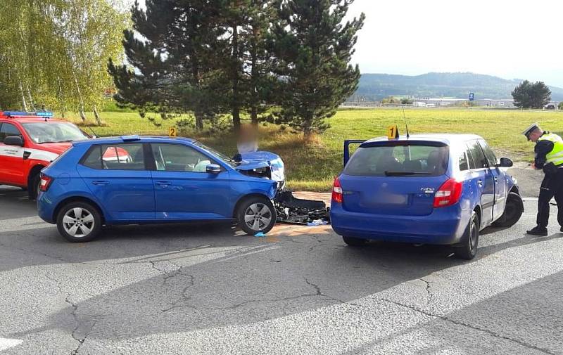 Vážná nehoda komplikovala provoz u nájezdu na dálnici