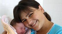 Tereza MORAVCOVÁ    z  Volduch se narodila 27. srpna v 10 hodin a 18 minut. Manželé Michaela a Lubor znali pohlaví svého druhého dítěte dopředu. Terezka vážila při narození 3600 gramů, měřila 51 cm.