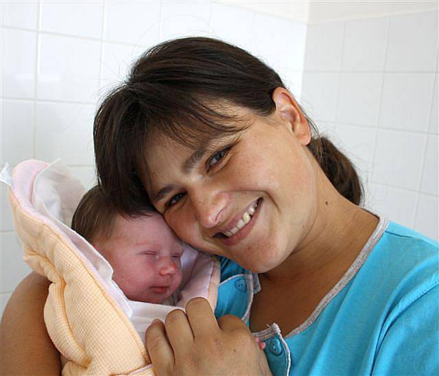 Tereza MORAVCOVÁ    z  Volduch se narodila 27. srpna v 10 hodin a 18 minut. Manželé Michaela a Lubor znali pohlaví svého druhého dítěte dopředu. Terezka vážila při narození 3600 gramů, měřila 51 cm.