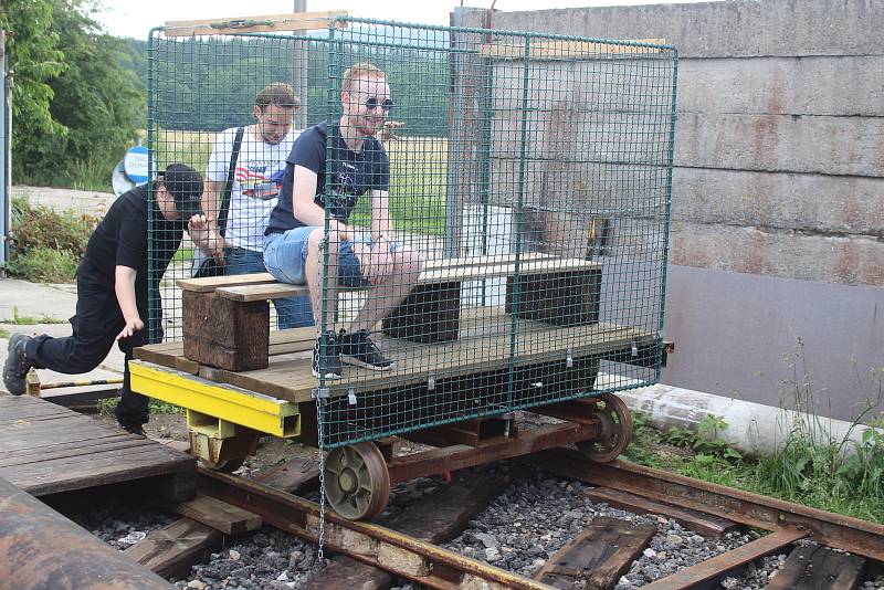 Strašický areál zaplnili milovníci historických prostředků hromadné přepravy