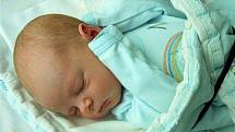 Tadeáš KUCHAŘ   z  Číčova se narodil 29. srpna dvě hodiny a 57 minut po půlnoci. Manželé Hedvika a Jiří věděli dopředu, že jejich první dítě bude chlapeček. Tadeášek vážil při narození 2950 gramů, měřil 50 cm. Tatínek byl u porodu svojí ženě oporou.      
