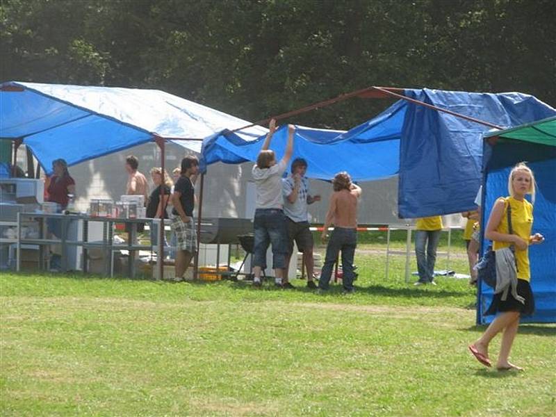 V pátek odpoledne vrcholily přípravy na Pig Fest.