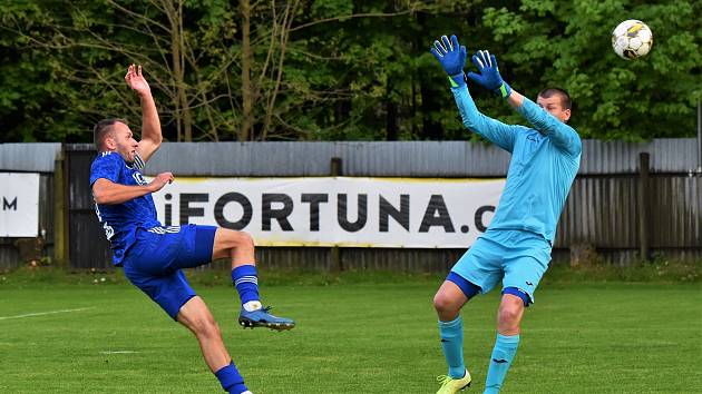 FORTUNA divize A, 27. kolo: SK Otava Katovice (na snímku fotbalisté v modrých dresech) - FC Rokycany (zelení) 1:0.