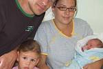 Tomáš KOZEL ze Spáleného Poříčí se narodil 13. srpna v 16 hodin. Manželé Lenka a Milan, který byl na sále při porodu pomáhat, věděli dopředu, že jejich druhé dítě bude chlapeček. Doma se na malého brášku těší prvorozená dcera Eliška (3 roky). 