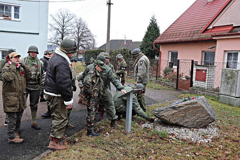 Na sever Rokycanska zamířila kolona strojů z Plzně.