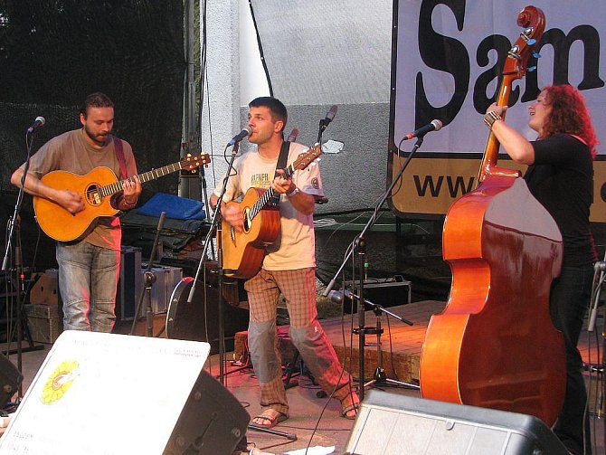 Pátek i sobota patřily v Hrádku country a folkovému festivalu Muzika.