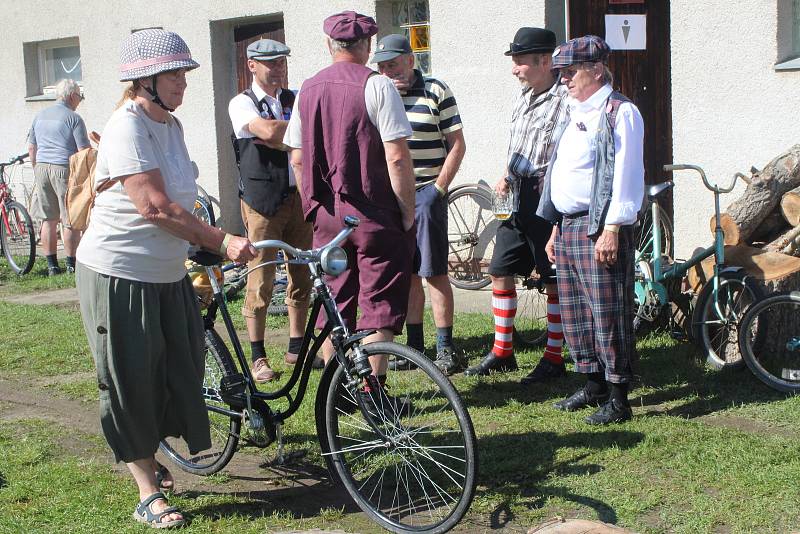 O víkendu se konal 31. ročník srazu milovníků historických bicyklů a vícekol