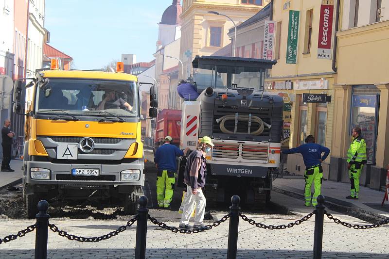 Pražská ulice a Rybníčky v Klatovech.