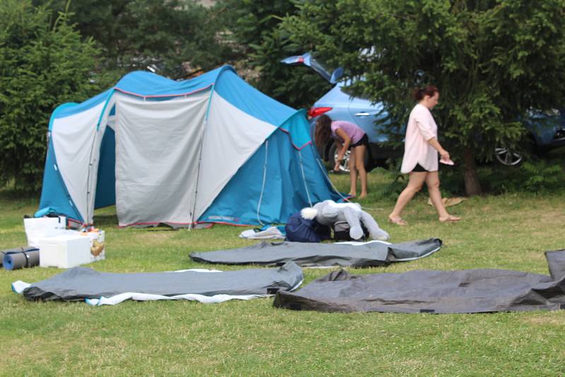 Kemp pod Liblínem využívají vodáci, cykloturisté i dovolenkáři.