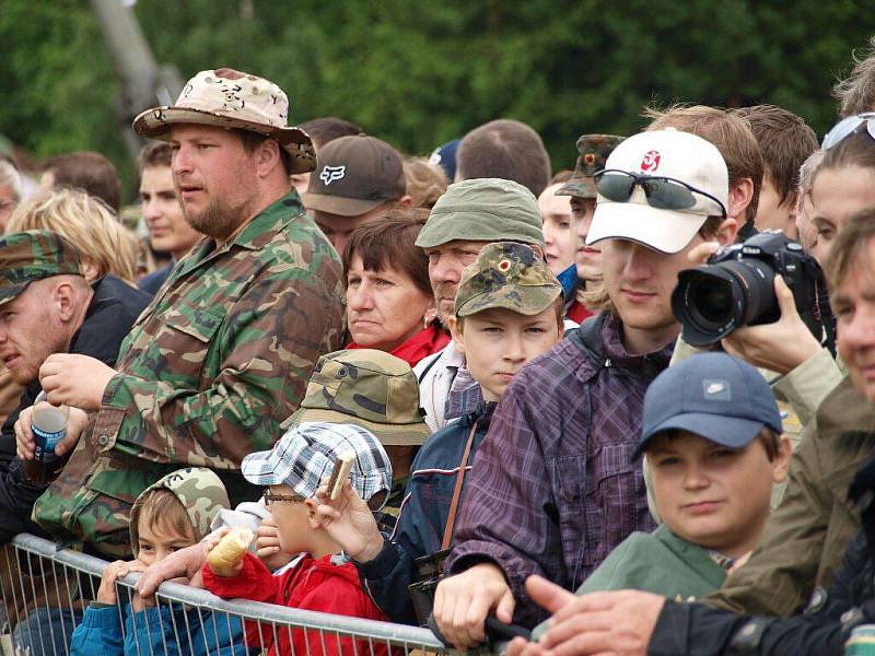 Na Bahna se přišlo podívat přes čtyřicet tisíc lidí. Pořadatel však říká, že jich mohlo být daleko více. Přesnější čísla bude ale znát až za pár týdnů, až se dozví, kolikrát se otočily autobusy