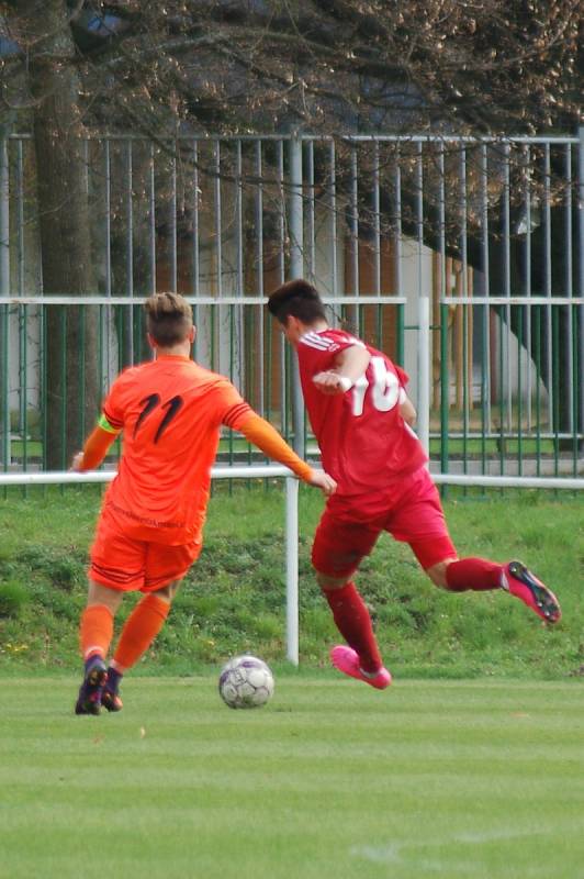 Fotbalový přebor  Plzeňského kraje pokračoval v kategorii dorostu konfrontací pořádajících Rokycan a hostů z Klatov.