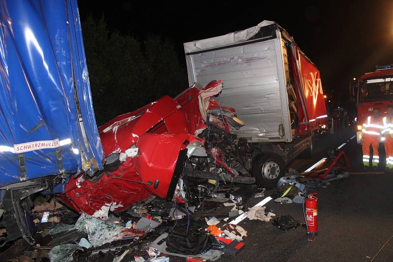 Smrtelná nehoda dvou kamionů u Ejpovic.