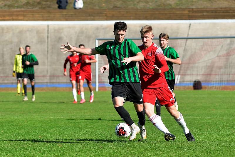 Z archivu: Fotbalisté Rokycan (hráči v zelených dresech) přijeli do Prahy zbytečně.