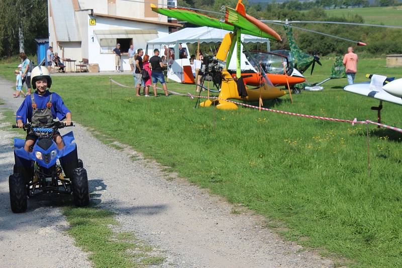 Sobotní slet ultralehkých letadel v Rokycanech