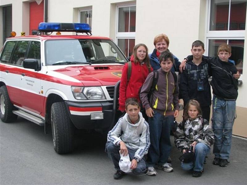 Do soutěž Mladý záchranář 2009 se letos zapojilo osm základních škol Rokycanska
