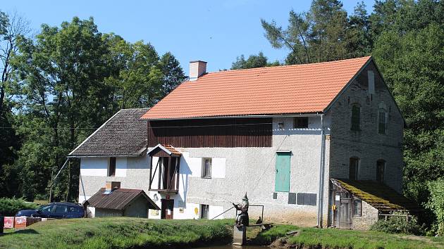 V obci na jihu Rokycanska navázal Jindřich Pouska na rodinnou tradici.