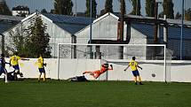 Fotbalisté TJ Slavoj Mýto (na archivních snímcích hráči v modrých dresech) porazili divizní Tochovice 3:1.