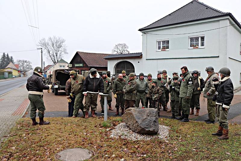 Na sever Rokycanska zamířila kolona strojů z Plzně.