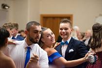 Letní taneční kurs v Rokycanech měl letos dva turnusy. Závěrečná lekce toho druhého byla opět spojena i se soutěží.