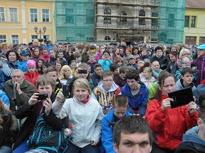 Publikum bylo složené z velké části z mladých lidí.